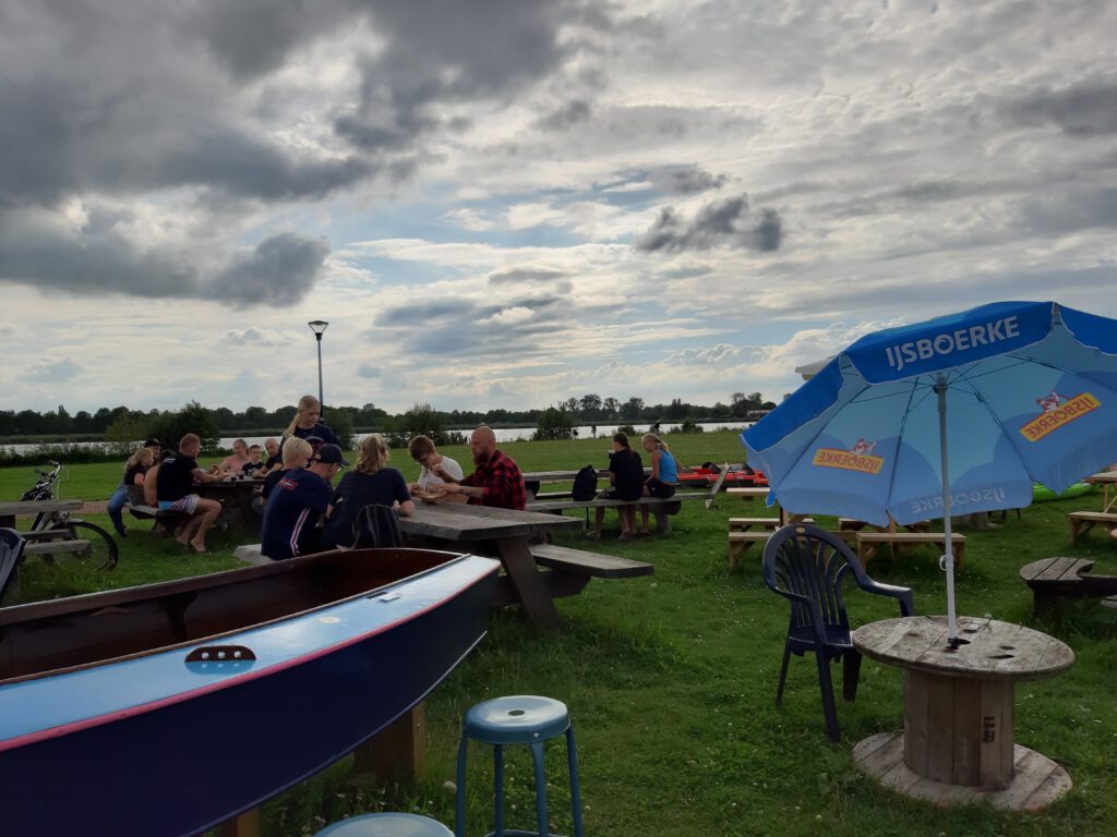 Kayak Arrangement kajakken kayakken Strand Zuid Oldambtmeer Oldambt Groningen Nederland bij Drinken Eten Kayakverhuur DEK Blauwestad