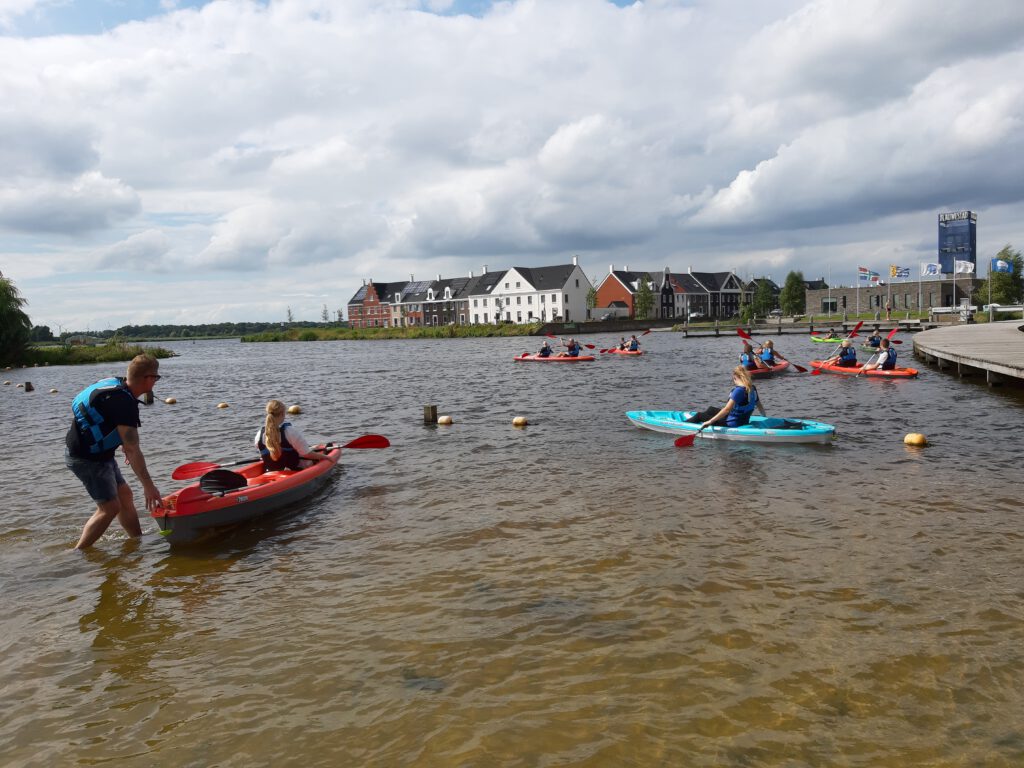 Kayakken opstap Strand Zuid kayak huren boot verhuur Blauwestad Oldambtmeer Oldambt Groningen Nederland