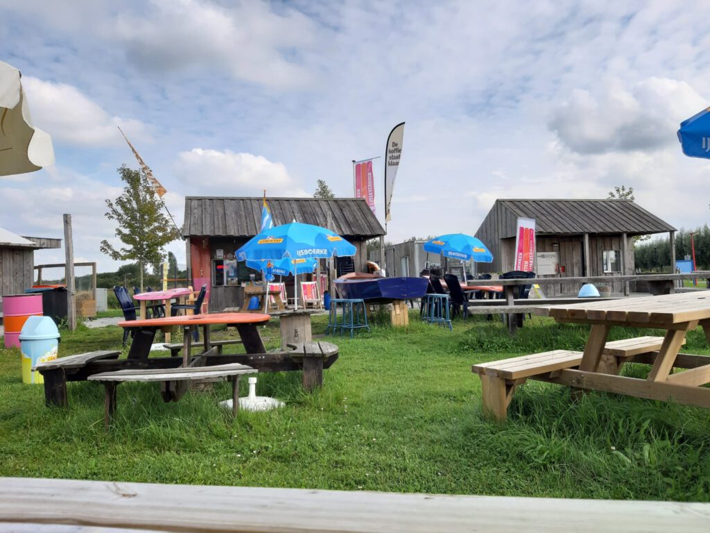 Welkom bij DEK Blauwestad Drinken Eten Kayakverhuur DEK Blauwestad Strand Zuid Oldamtmeer Oldambt Groningen Nederland