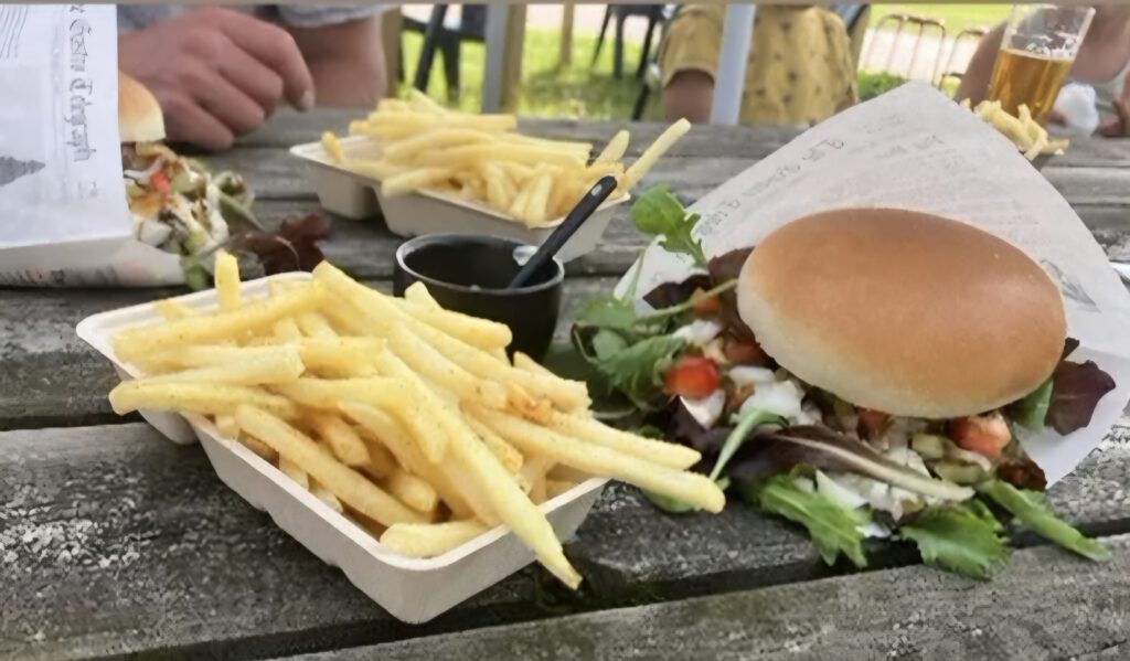 Patat, DEKBurger @DEKBlauwestad Strand Zuid