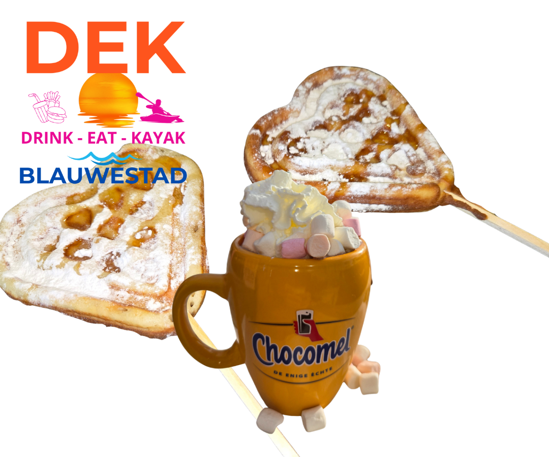 DEK -Drink Eat Kayak vers gebakken wafels met topping en Warme Choco