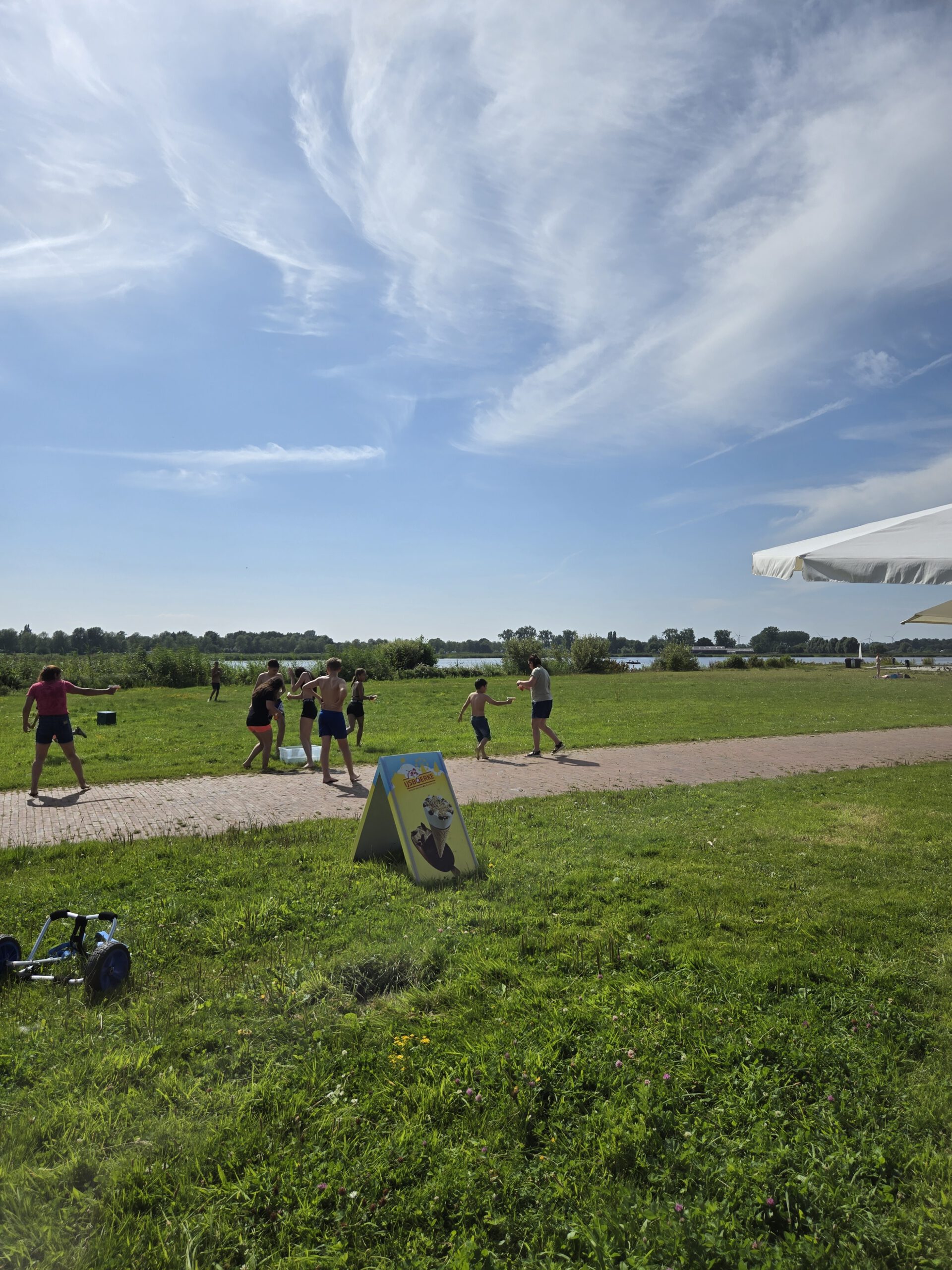 Waterpistolen gevecht boven 25 graden Celcius bij DEK