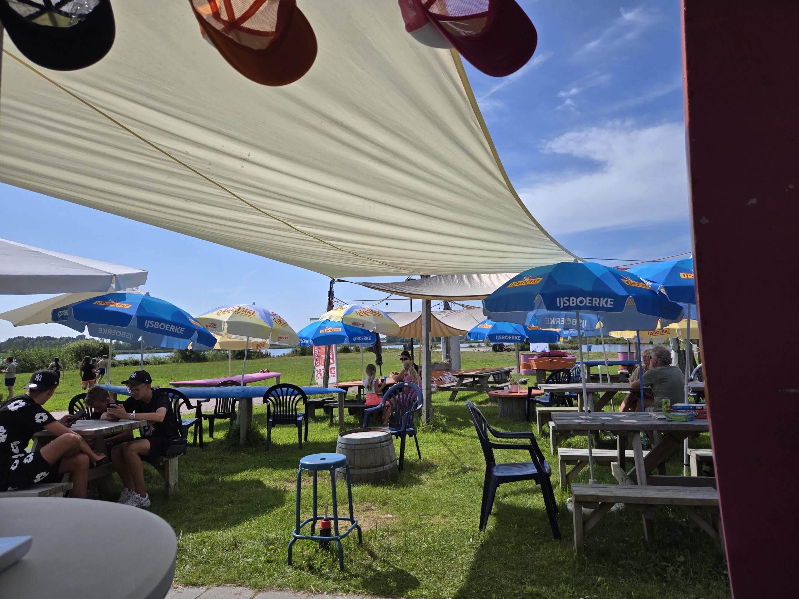 Merchandise Petjes Drinken Eten Kayakverhuur DEK Blauwestad Oldambtmeer Groningen Nederland