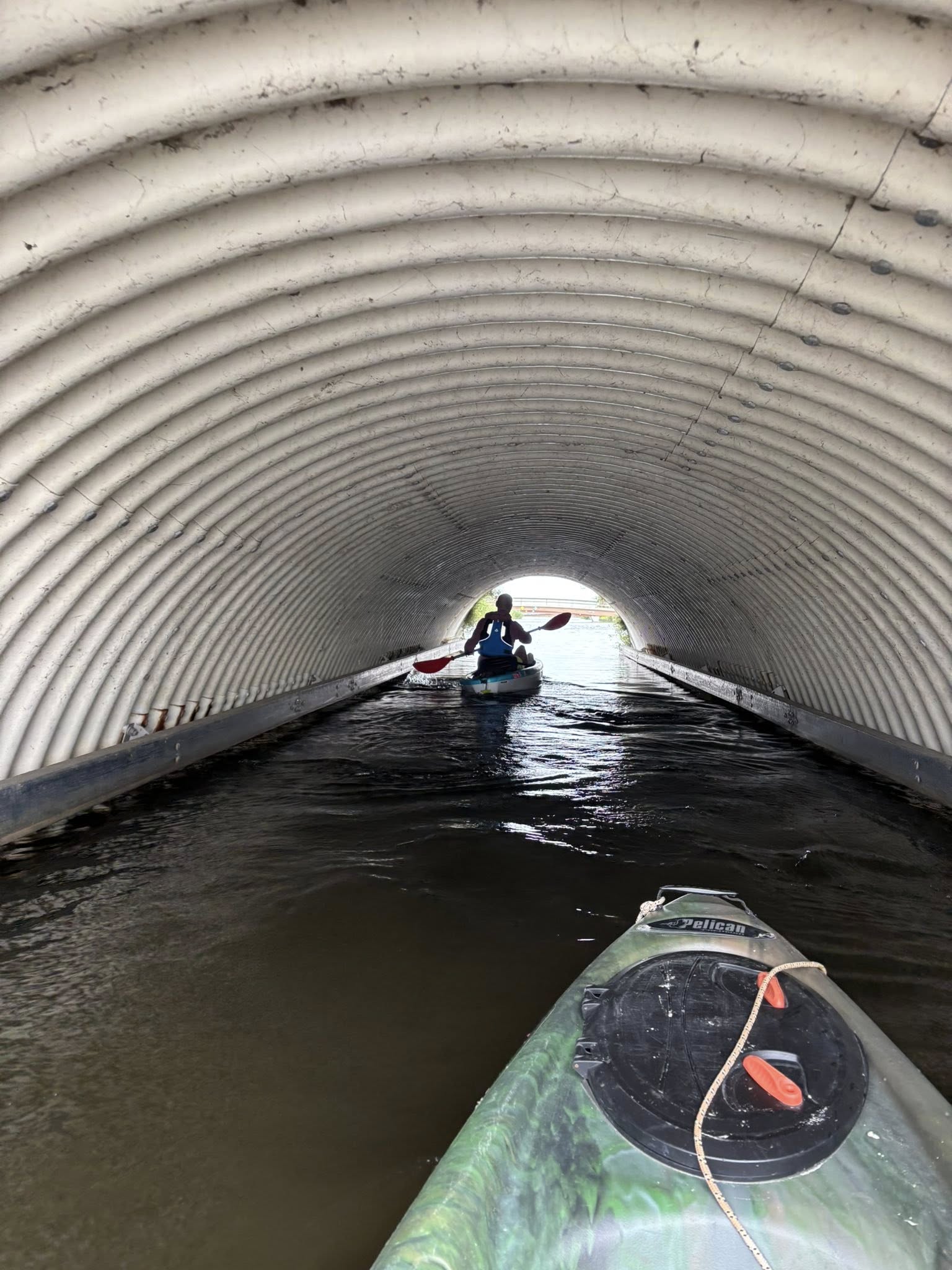 met de kayak kom je op plekken waar je met een boot niet kunt komen